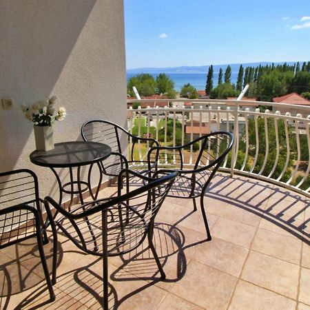 Apartments Marusic Омиш Экстерьер фото