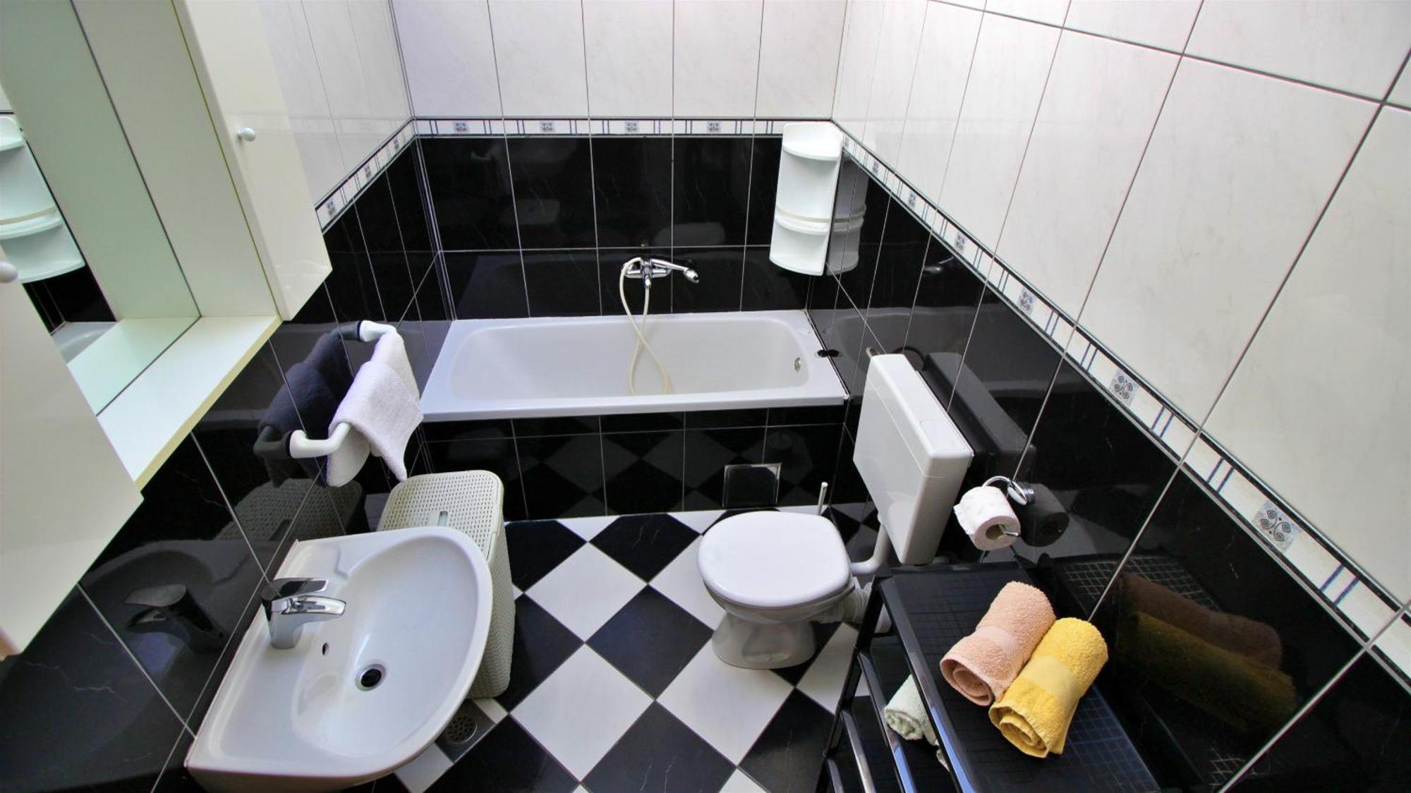 Apartments Marusic Омиш Экстерьер фото