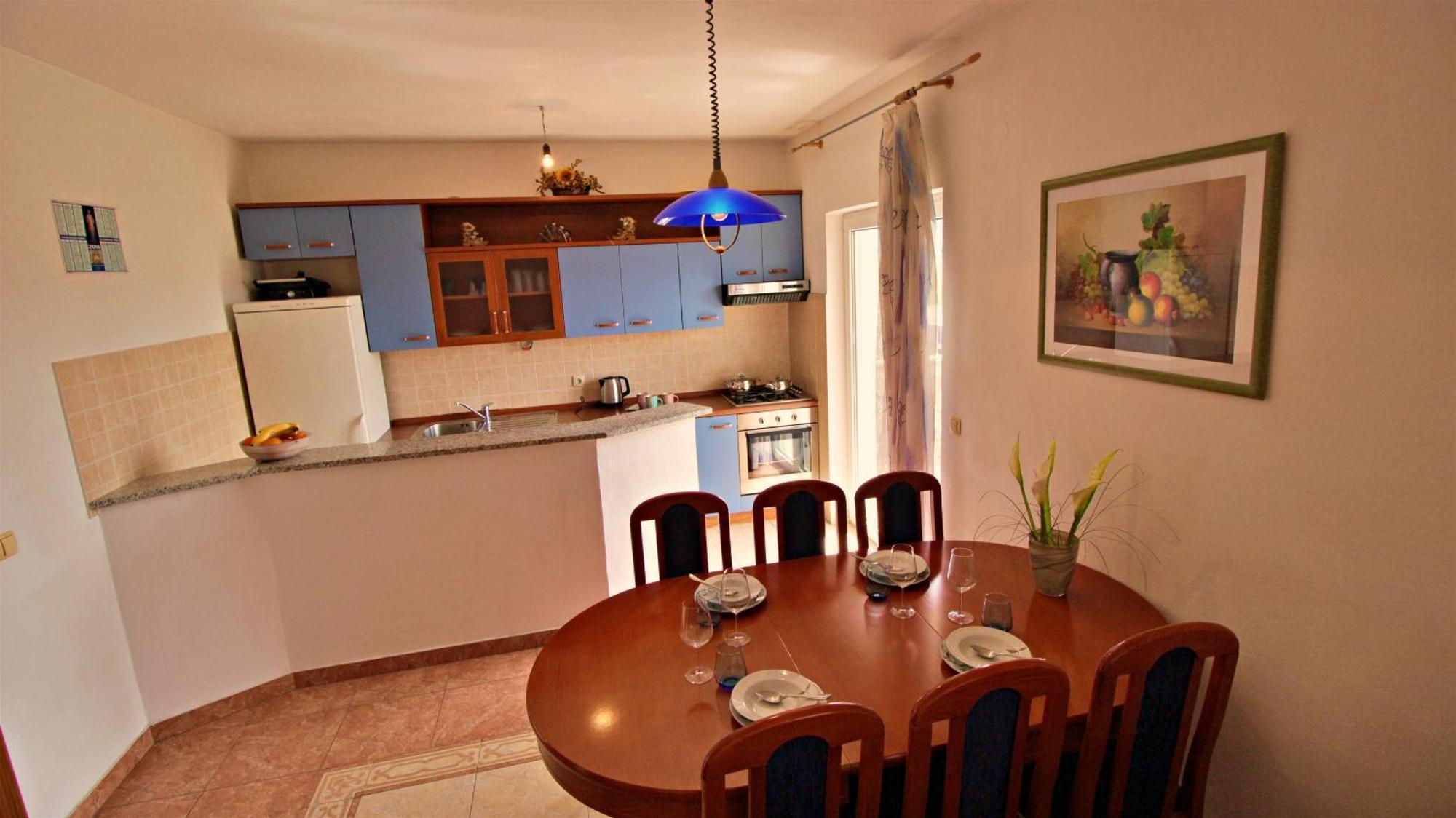 Apartments Marusic Омиш Экстерьер фото