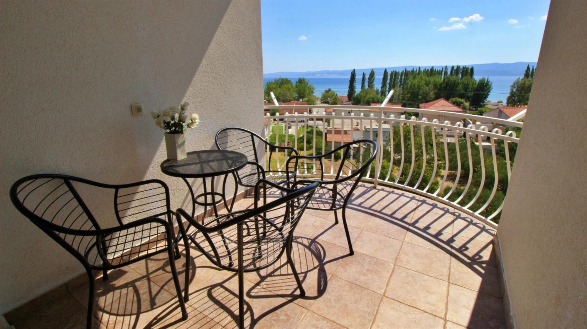 Apartments Marusic Омиш Экстерьер фото