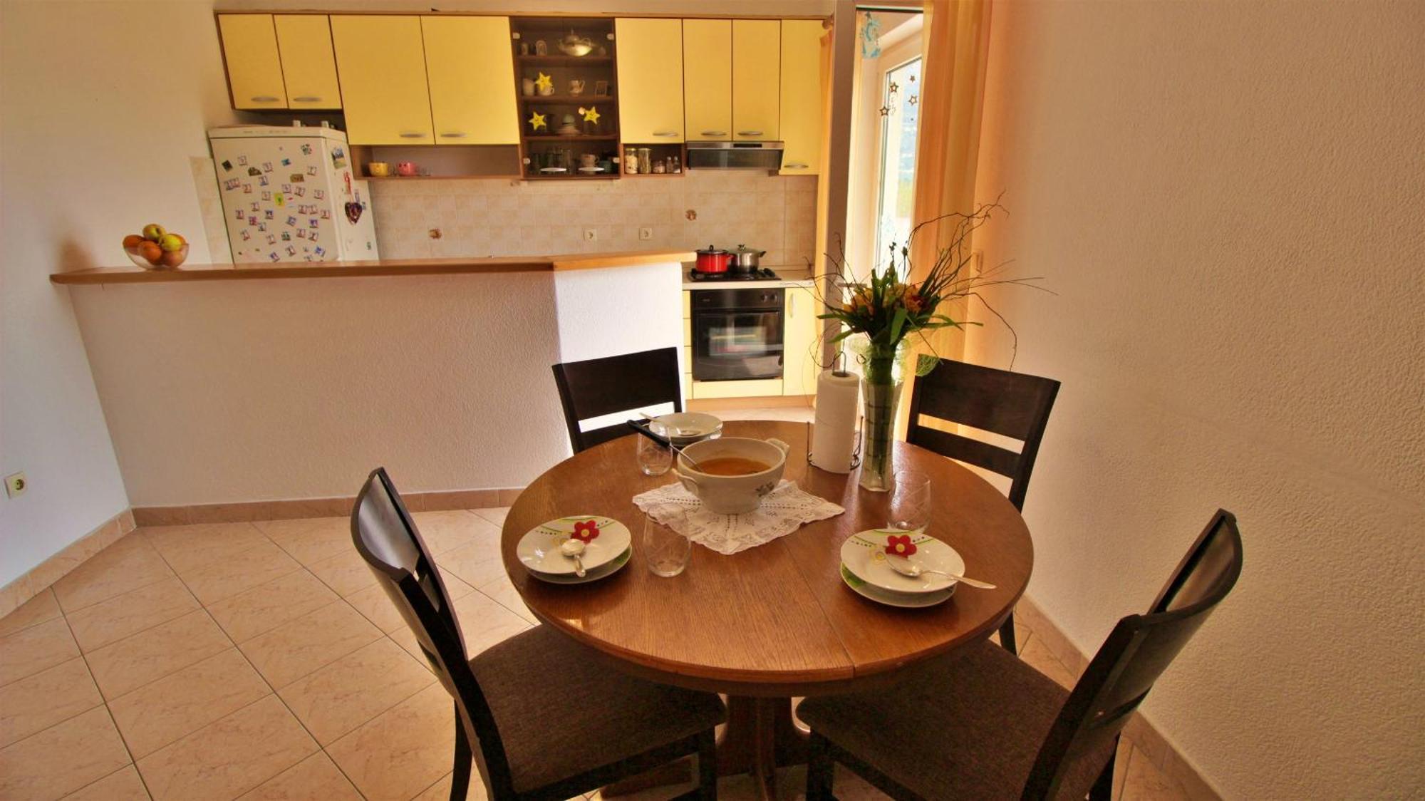 Apartments Marusic Омиш Экстерьер фото