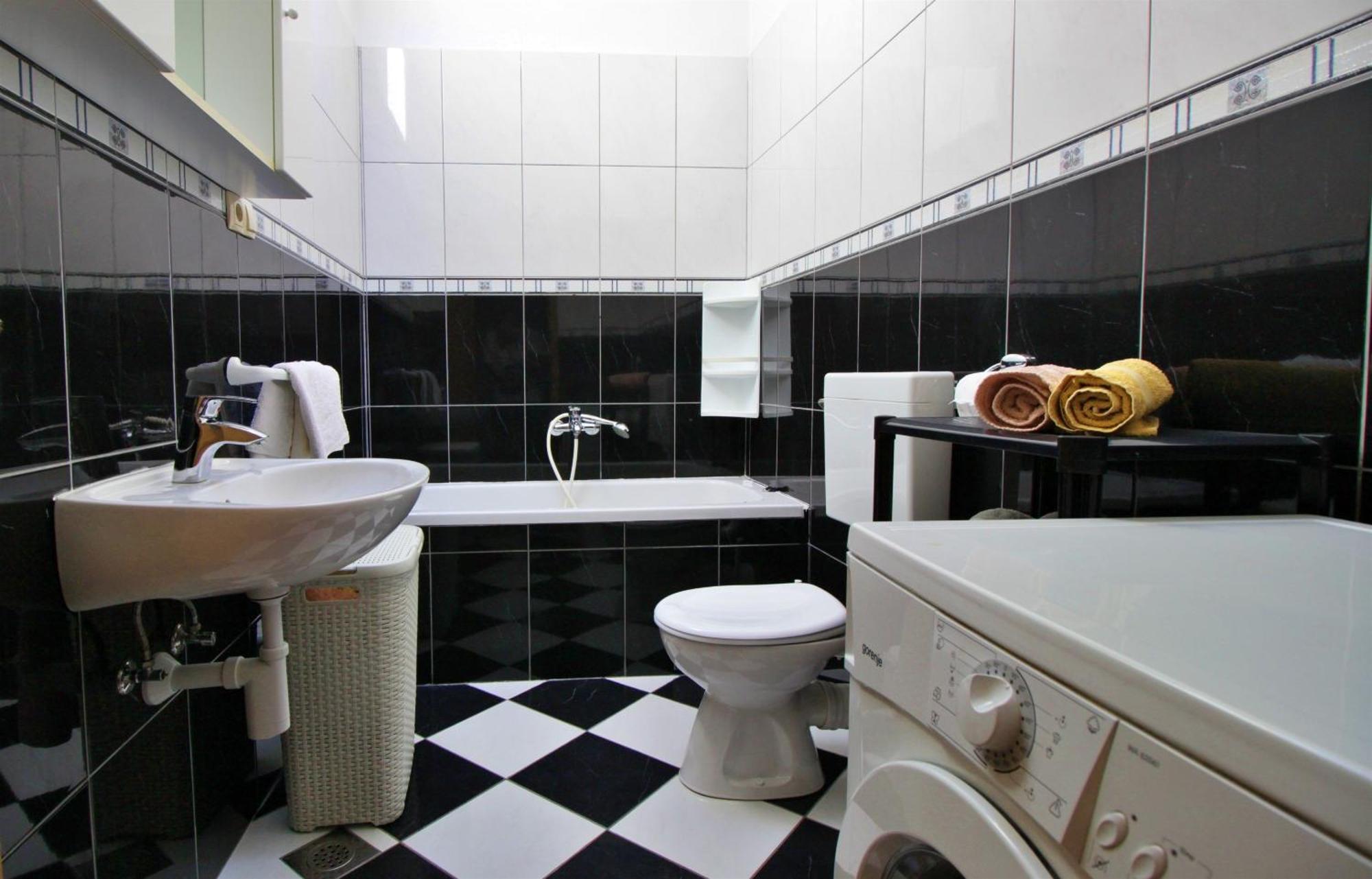 Apartments Marusic Омиш Экстерьер фото