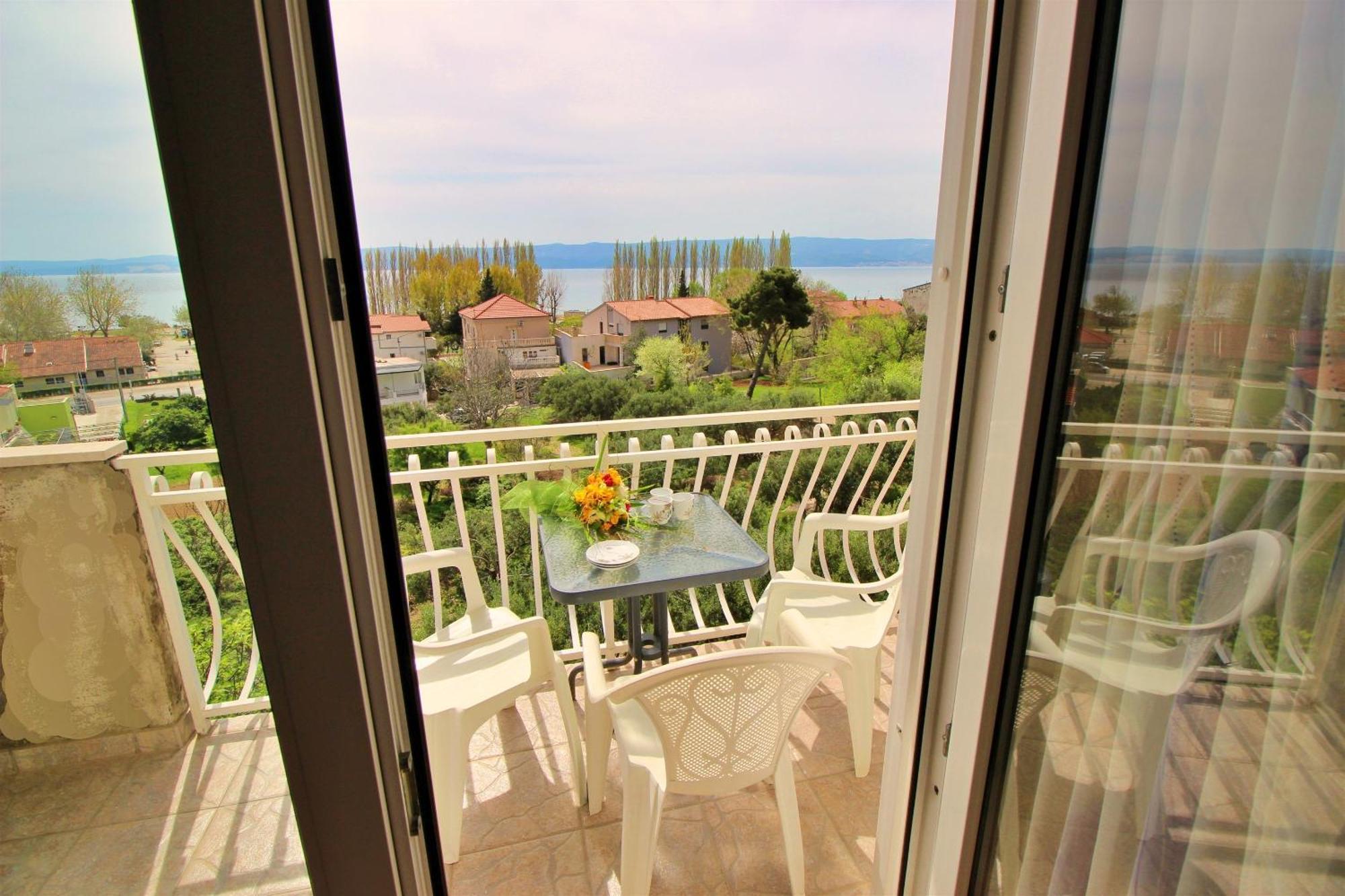 Apartments Marusic Омиш Экстерьер фото