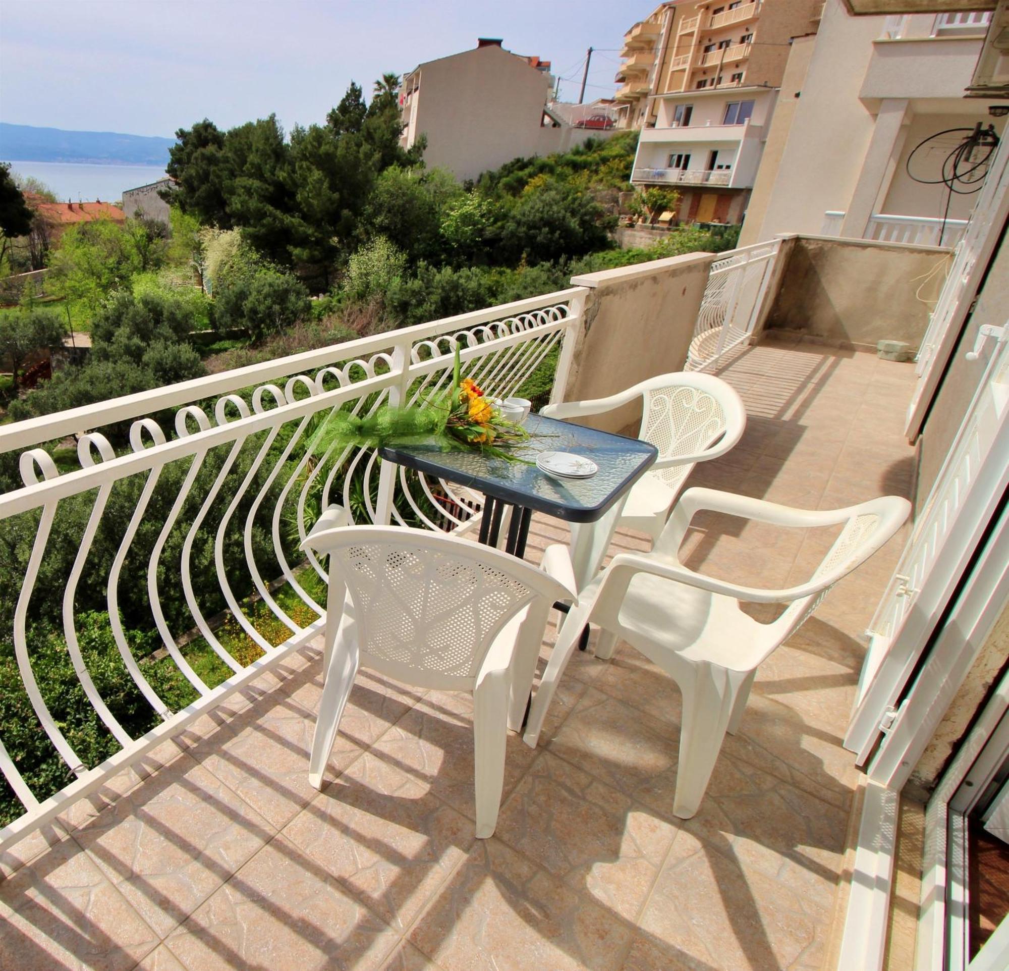 Apartments Marusic Омиш Экстерьер фото